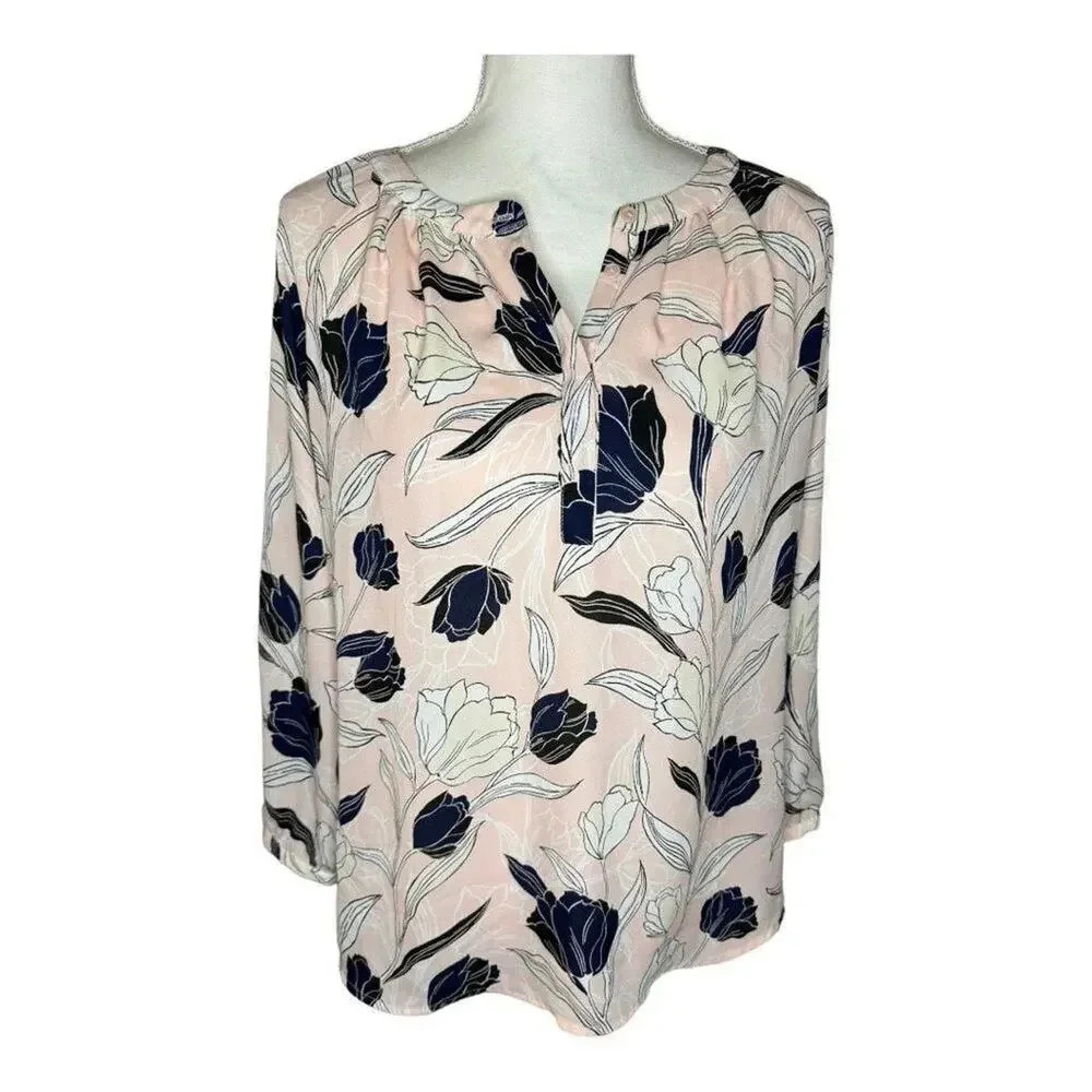 Banana Republic Women’s Medium Pink Cream & Black Lightweight V-Neck Floral Top